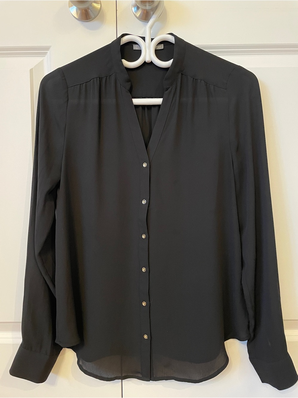 Smart Set Black Long-Sleeve Button-Down Blouse